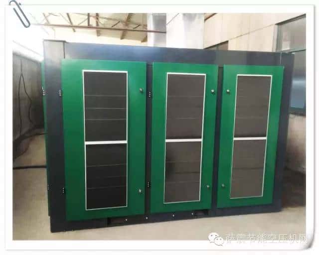 薩震132kw永磁變頻雙級壓縮螺桿空壓機(jī)背面