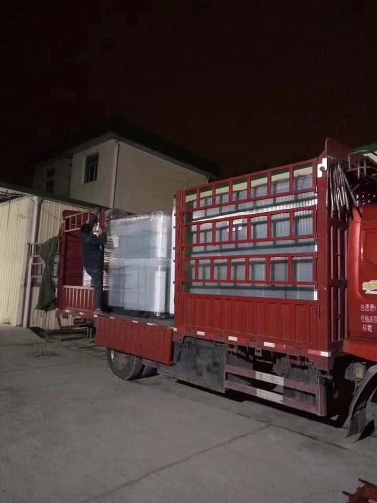 �Ϻ��Չ��C